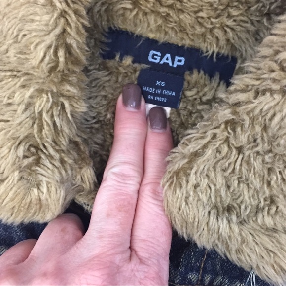 GAP Faux Shearling Lined Denim Vest, XS - Picture 4 of 5